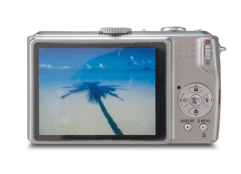 Illustration for article titled Panasonic Lumix TZ5 Is 10X Zoom Camera and HD Camcorder Rolled Into One